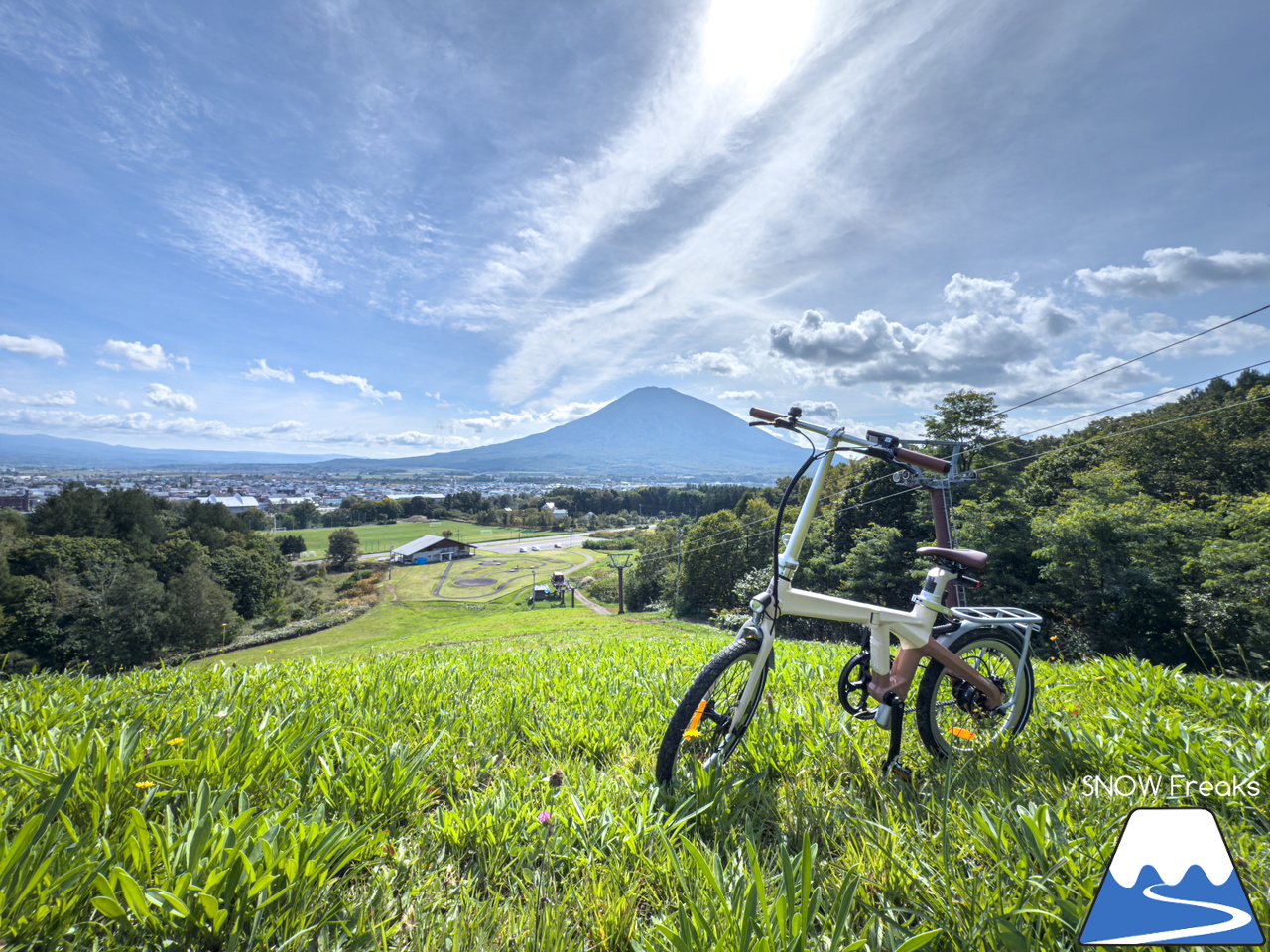 冬は羊蹄山を望む絶景のローカルゲレンデ…。俱知安町営旭ケ丘スキー場を電動アシスト自転車『ADO Air Carbon』で登ってみました(^^)/